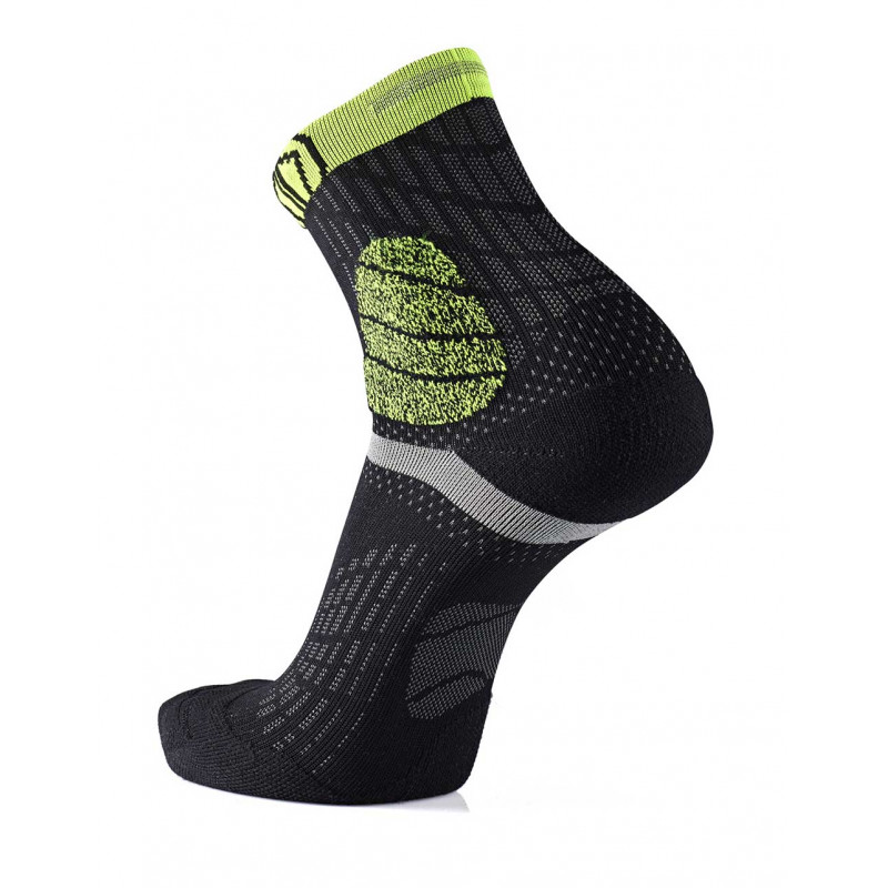 CHAUSSETTES COMPRESSION FLY ANTHRACITE / YELLOW – Chaussettes trail-running  – Chullanka